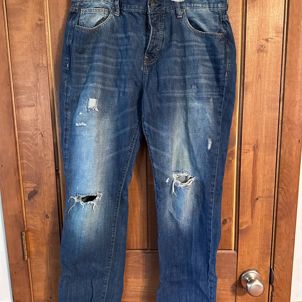 Women’s Blue Distressed Jeans